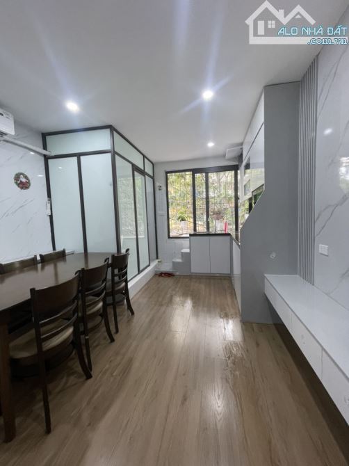 Bán nhà tập thể phố 8/3 sử dụng 60m2 view thoáng có sân chơi giá chỉ 2.8 tỷ