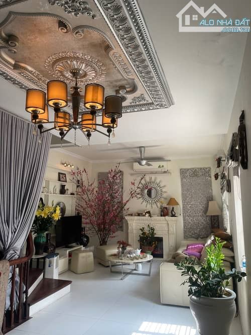 NHÀ ĐẸP TÂY HỒ cần bán gấp 56m2x5tầng , Mt 5m giá chỉ 9tỷ