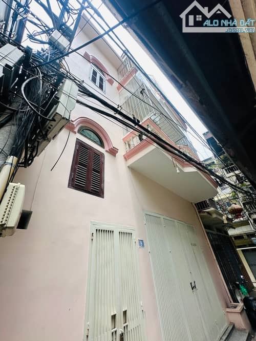 Cần bán nhà đẹp THUỴ KHUÊ Tây Hồ 47m2x3tầng , Mt 7m giá chỉ 9tỷ