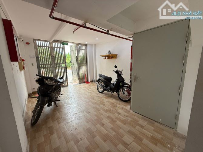 Bán CCMN khu DV YÊN NGHĨA 50m 7 tầng thang máy, 10PKK, doanh thu 30triệu/th giá 13,8tỷ