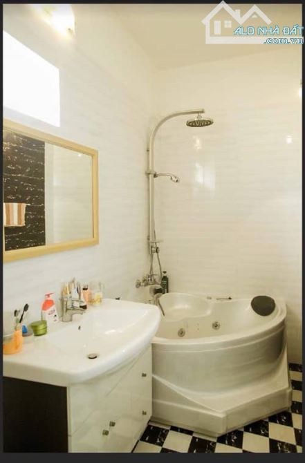 NHÀ ĐẸP TÂY HỒ cần bán gấp 56m2x5tầng , Mt 5m giá chỉ 9tỷ - 10