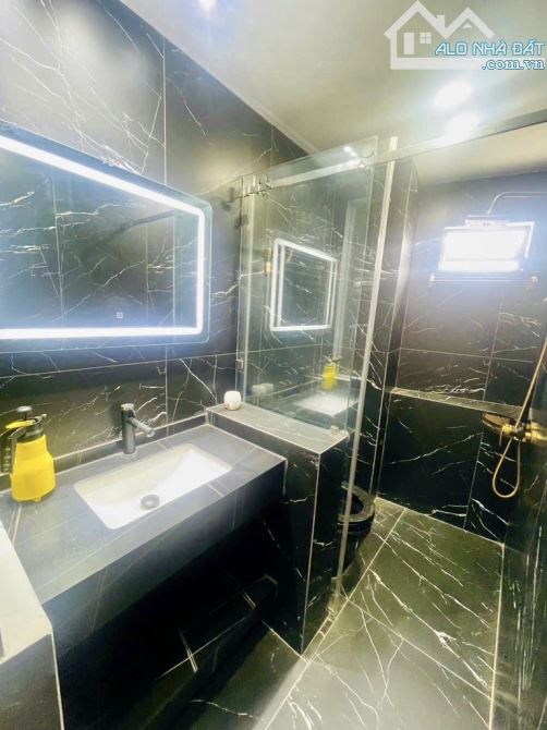 BÁN NHÀ GẤP, NHÀ 60M², HẺM XE TẢI 8M, GẦN CHỢ HẠNH THÔNG TÂY, NHÀ MỚI, GIÁ 6TỶ8 - 11