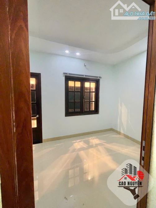 Nhà 3 lầu 4 phòng ngủ, có nội thất, Đường Mã Lò, Bình Tân - 11