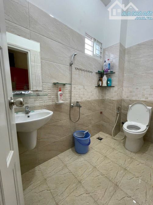 HÀNG SIÊU HIẾM, VỊ TRÍ ĐẸP GIÁ RẺ Bán nhà 3 lầu hoàn công, đường ô tô ngay chợ Biên Hòa gi - 11