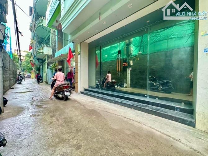 Nhà đẹp ở luôn Hoàng Quốc Việt Cầu Giấy. Sổ 83m, 5 tầng MT6m Giá 30 tỷ ngõ ô tô tránh - 1