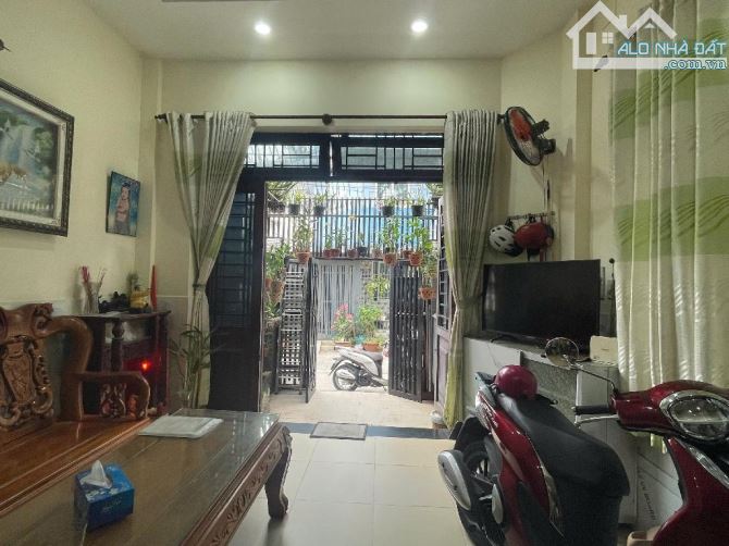 GẤP BÁN NHÀ HẺM XE TẢI GÒ DẦU, 4X13, 4 TẦNG BTCT, 7.5 TỶ TL - 1