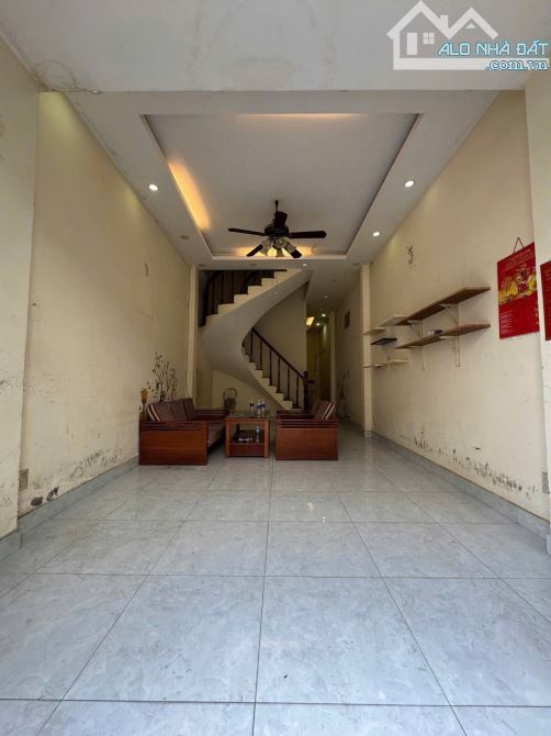 Nhà bán: đường văn Chung. Q Tân Bình. DTSD 45m2. 4 tầng .  7,2 tỷ - 1