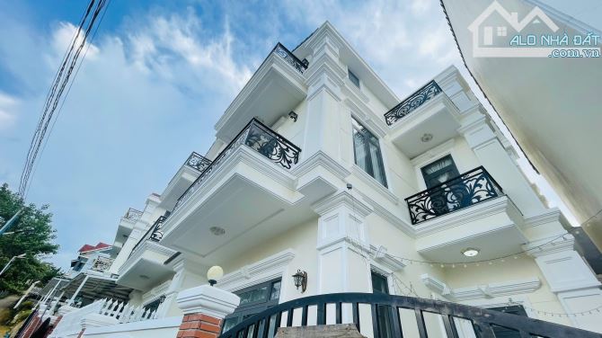 Bán nhà riêng 4PN, 5WC, 105m2, 5,9 tỷ tại Phường 9, Đà Lạt, Lâm Đồng - 1