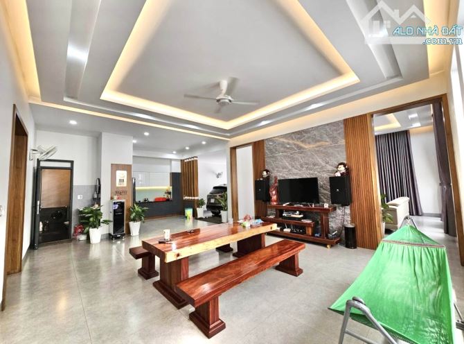 BÁN BIỆT THỰ 1,5 MÊ HẺM 126 YMOAN - DT: 12x25m - H: NAM - TC: 100% - 9,5 TỶ - 1