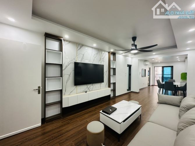 BÁN CĂN HỘ TẬP THỂ TẦNG 2 NGUYỄN TRÃI,90m2 x 3 NGỦ,FULL NỘI THẤT ĐẸP LONG LANH. - 1