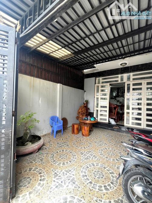 Bán nhà hẻm xe hơi Đường Đào Tông Nguyên, Nhà Bè, DT 5 x20m, 3 lầu. Giá 7,2 tỷ - 1