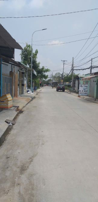 Bán nhà mặt tiền đường Ba Ngừa, khu phố 5 tt Đức Hòa, Long An - 1
