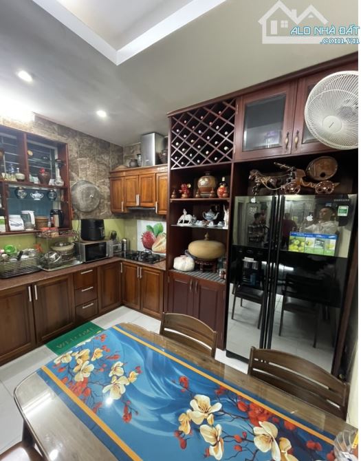 Nhà đẹp 45m2, 5 tầng ngõ 112 đường Hoàng Quốc Việt, gần phố, ô tô dừng đỗ vào nhà - 1