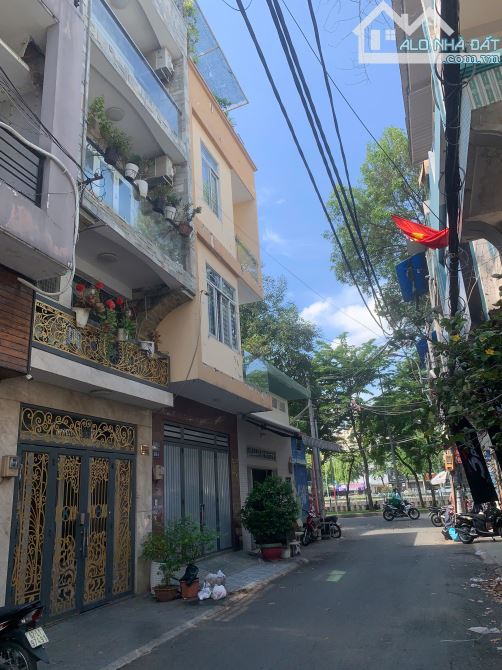 HÀNG HIẾM CÓ KHÓ TÌM ! BÁN NHÀ CĂN GÓC 4 TẦNG HẺM XE TẢI ĐƯỜNG YÊN ĐỖ P1 BÌNH THẠNH - 1