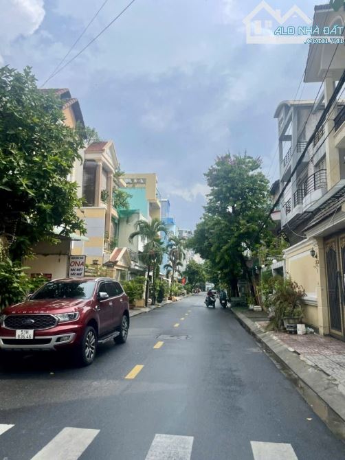 BÁN NHÀ GẤP, NHÀ 60M², HẺM XE TẢI 8M, GẦN CHỢ HẠNH THÔNG TÂY, NHÀ MỚI, GIÁ 6TỶ8 - 1
