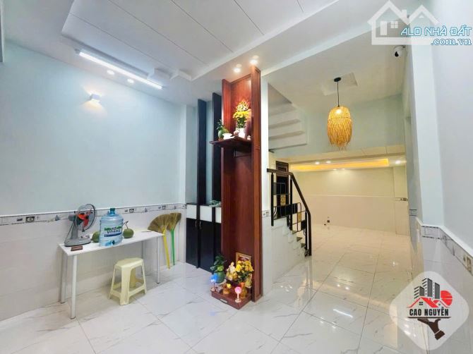 Nhà 3 lầu 4 phòng ngủ, có nội thất, Đường Mã Lò, Bình Tân - 1