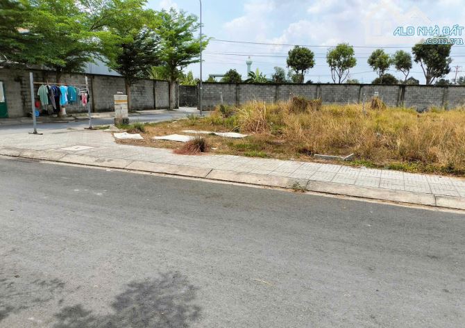 GIẢM MẠNH 100 TRIỆU BÁN GẤP ĐẤT MẶT TIỀN TÂN PHÚ TRUNG CỦ CHI 255M² CHỈ CÒN 690Tr - 1