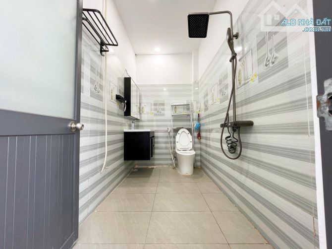 Nhà gần chợ Đức Hòa, sát tl824 giá giảm mạnh còn 2.55 tỷ 3PN fullNT - 1