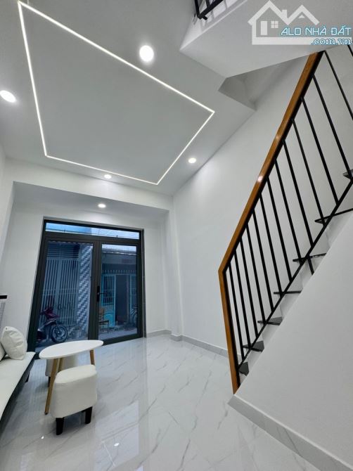 SIÊU PHẨM 3 TẦNG -HẼM THÔNG LUỸ BÁN BÍCH-TÔ HIỆU- HOÀ BÌNH-NHÀ MỚI Ở NGAY -SỔ VUÔNG - 1