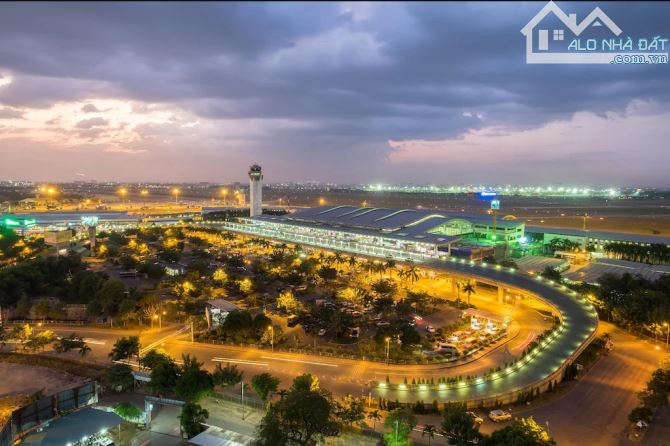 Cho thuê k.sạn 36 phòng- mt bạch đằng, tân bình- dt: 179m2- 7 tầng- giá: 240tr/th - 1