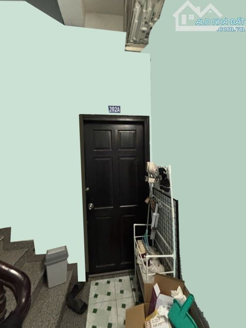 NHÀ SÁT TÊN LỬA - NGANG LỚN 8M - DT 130M - 3 TẦNG - THU NHẬP ỔN ĐỊNH 20TR/ THÁNG - ĐƯỜNG X - 1