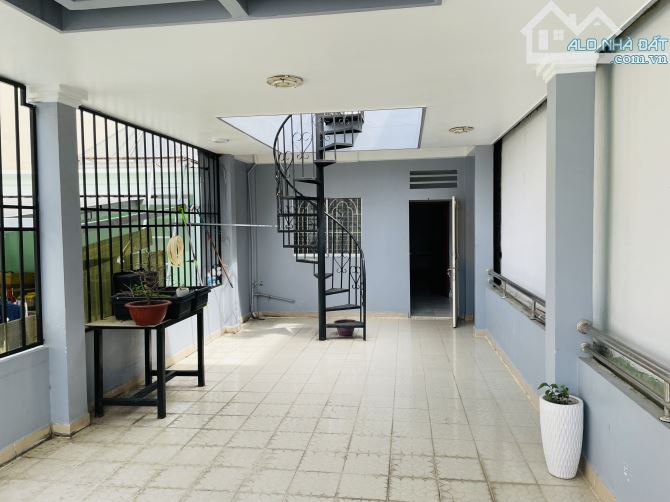 Nội thất tỷ đồng !! MT đường số 28 - Bình Phú 1 Quận 6 (4x18m) 4 lầu đẹp chỉ 12 tỷ - 1
