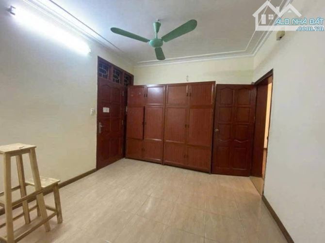 BÁN CĂN HỘ TẬP THỂ T2 NAM ĐỒNG HỒ ĐẮC DI ĐỐNG ĐA - 75M 2PN - SỔ ĐỎ KHỦNG 61M OTO DỪNG ĐỖ - 1
