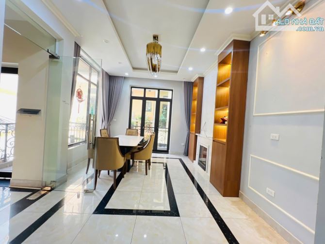 Bán nhà Thanh Nhàn 67/75m2, 5T, mt 7m thang máy, oto đỗ cửa, cách phố 15m. Giá 23.5 tỷ TL