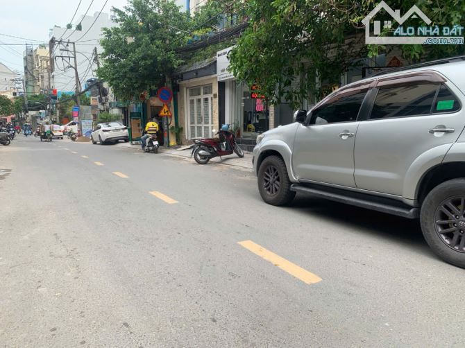 Bán nhà Mặt Tiền Nguyễn Cửu Vân 7 Tầng HDT 75tr/tháng kế bên chung cư saigon View  28 TỶ - 1