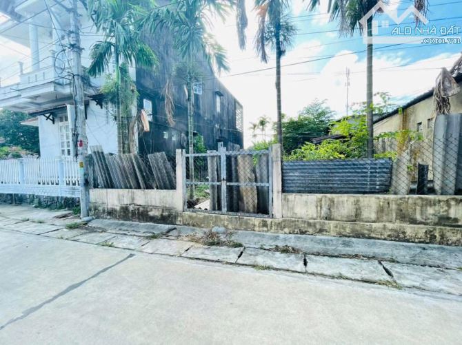KIỆT OTO NGUYỄN TẤT THÀNH CẠNH CHỢ THUỶ DƯƠNG CẦU VƯỢT - 1