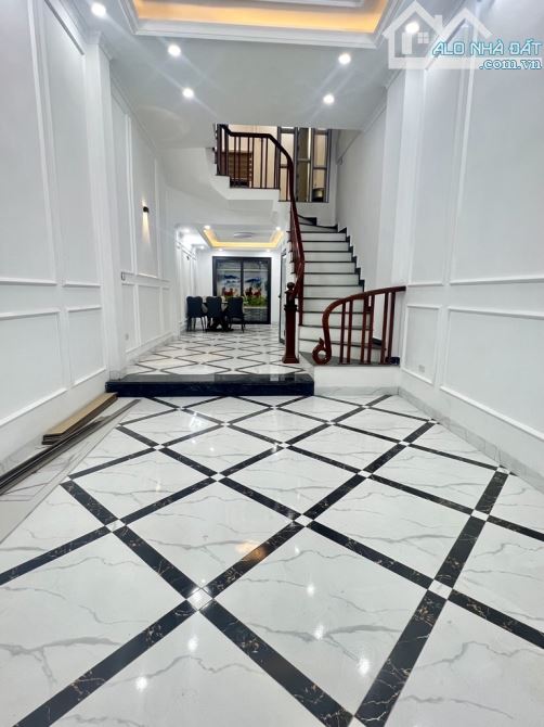 Bán nhà riêng Định Công gần bến xe Giáp Bát, giá rẻ nhất khu vực - 1
