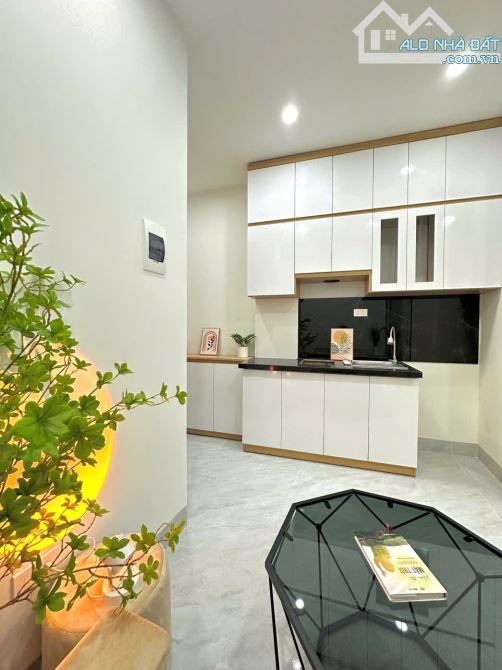 Cho Thuê CCMN 302 Đường Láng Đống Đa 20-25m2 Studio 1N1K Ban Công Thang Máy Full Nội Thất - 1