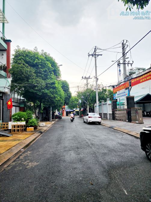🏡🚘 Ô TÔ ĐỖ CỬA VÀI CĂN - VƯỜN LÀI & CHỢ VẢI TÂN PHÚ - 2 TẦNG 4m x 10m - CHỈ 4 🪙 HƠN TL - 1