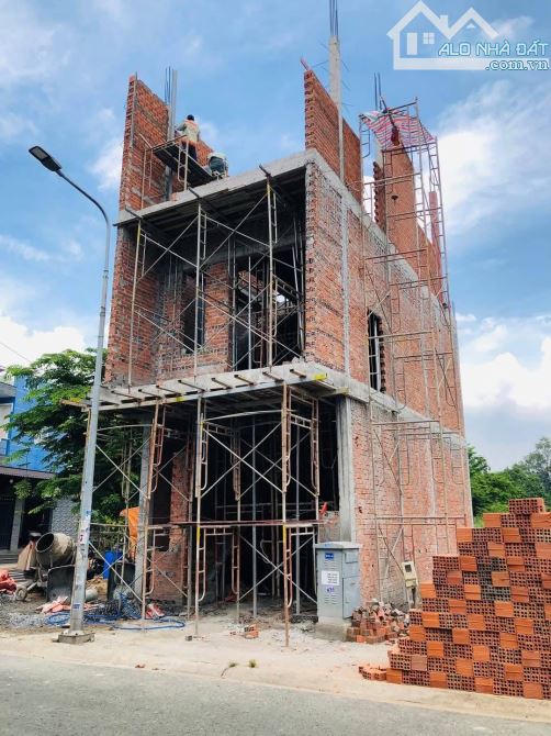 CHỦ GỞI BÁN NHÀ 1 TRỆT 2 LẦU (HOÀN CÔNG) ĐANG HOÀN THIỆN KHU TĐC QUANG VINH. GIÁ CHỈ 4 TỶ - 1