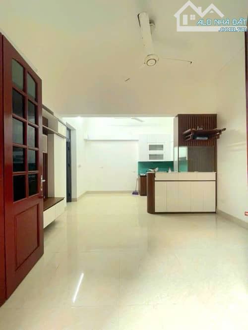 Cần bán nhà đẹp THUỴ KHUÊ Tây Hồ 47m2x3tầng , Mt 7m giá chỉ 9tỷ - 1