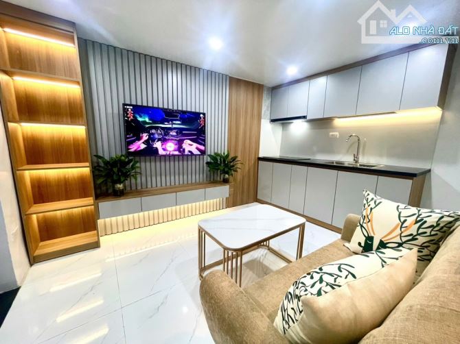 4.25 tỷ có mua được nhà 5 tầng lô góc 2 thoáng Trung tâm Quận Đống Đa? - 1