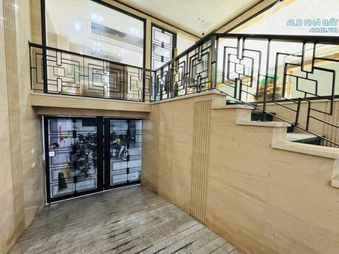 TOÀ CCMN NGUYỄN KHANG – 190M² – 8 TẦNG 1 HẦM – MT 10M– NGÕ ÔTÔ- D.TIỀN 250TR/TH- GIÁ 63 TỶ - 1