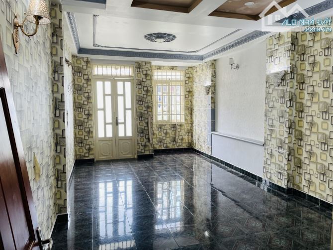 Nội thất tỷ đồng !! MT đường số 28 - Bình Phú 1 Quận 6 (4x18m) 4 lầu đẹp chỉ 12 tỷ - 13