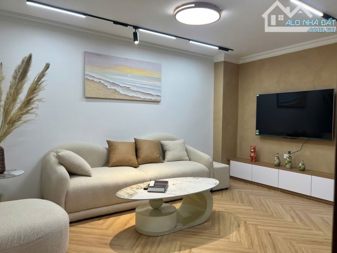 Bán nhà Bạch Mai 37/40m2, 5T, mt 4.2m lô góc, full nội thất, quy hoạch sát phố. Giá 7.8 tỷ - 13