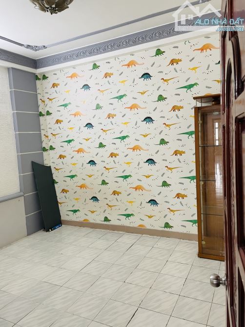 Nội thất tỷ đồng !! MT đường số 28 - Bình Phú 1 Quận 6 (4x18m) 4 lầu đẹp chỉ 12 tỷ - 14