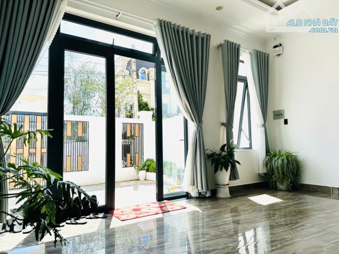 ✨🏡✨ Cần bán Villa/ Biệt Thự Nhà Mặt Tiền, đường An Sơn, P.04, Đà Lạt  👉 Diện tích: 212m2 - 16