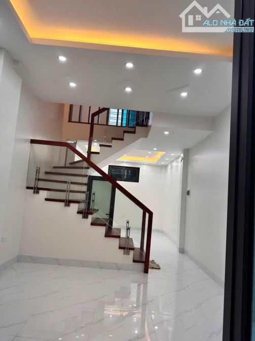 Nhà đẹp ở ngay Cầu Cốc Nam Từ Liêm. Sổ vuông 37m, 5 tầng 6 ngủ MT4m Giá 7.4 tỷ - 2