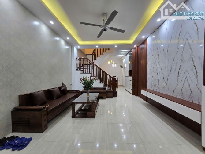 Bán nhà Vũ Xuân Thiều,Long Biên ngõ thông, ô tô tránh, kinh doanh 60m2 nhỉnh 13 tỷ - 2