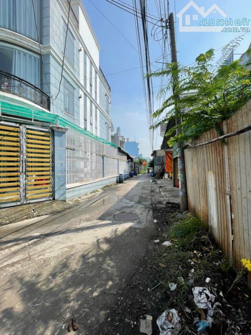 Đất gần ngã ba Cây Lơn, 1379m ngang 5,5m nở hậu 14m, hẻm ô tô thông, 2524 Dĩ An - 2