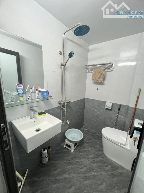 SIÊU PHẨM NHÀ PHÂN LÔ - FULL NỘI THẤT SỊN SÒ - 2 MẶT THOÁNG - BA GÁC ĐỖ CỬA - KHUNG CỘT - 2