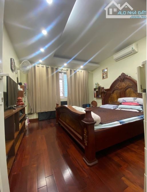 Nhà đẹp 45m2, 5 tầng ngõ 112 đường Hoàng Quốc Việt, gần phố, ô tô dừng đỗ vào nhà - 2