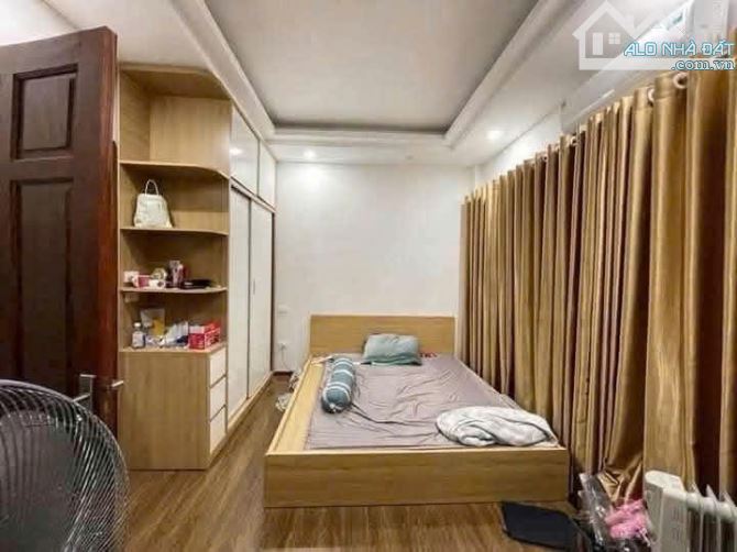 BÁN NHÀ LÔ GÓC THẠCH BÀN LONG BIÊN 5TỶ 37m 5TẦNG MT4m, Ô TÔ KD SÁT PHỐ VÀ GẦN HỒ ĐIỀU HÒA. - 2
