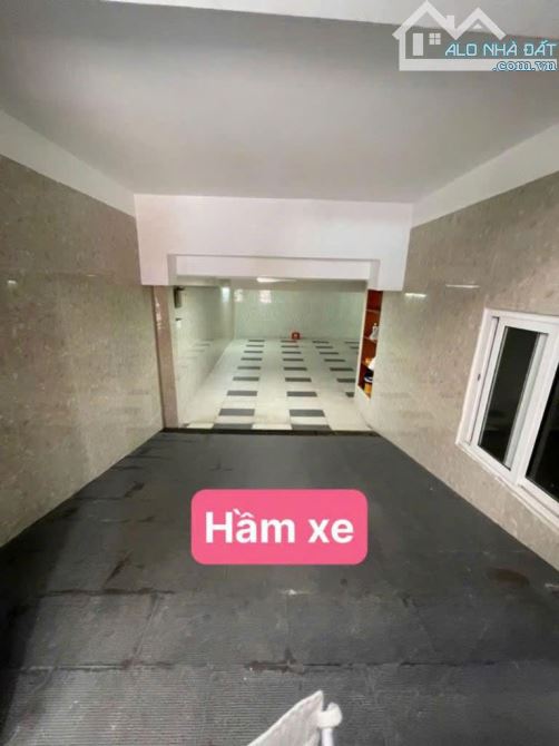Bán biệt thự đẹp cao cấp mặt tiền Trường Sa , Phú Nhuận , 10x18m , hầm 4 tầng , 48 tỷ tl - 2