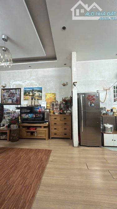 BIỆT THỰ GIA THỤY LONG BIÊN GIÁ TỐT  NGÕ NÔNG THÔNG ÔTÔ 7 CHỖ VÀO NHÀ GẦN Đ NGUYỄN VĂN CỪ. - 1
