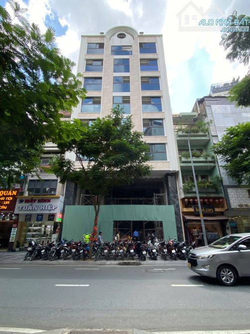 Tìm nhà đầu tư CHDV cao cấp - Vị trí gần chợ Bến Thành, DT 7.5x25m, nở hậu. Giá chỉ 68 tỷ - 2
